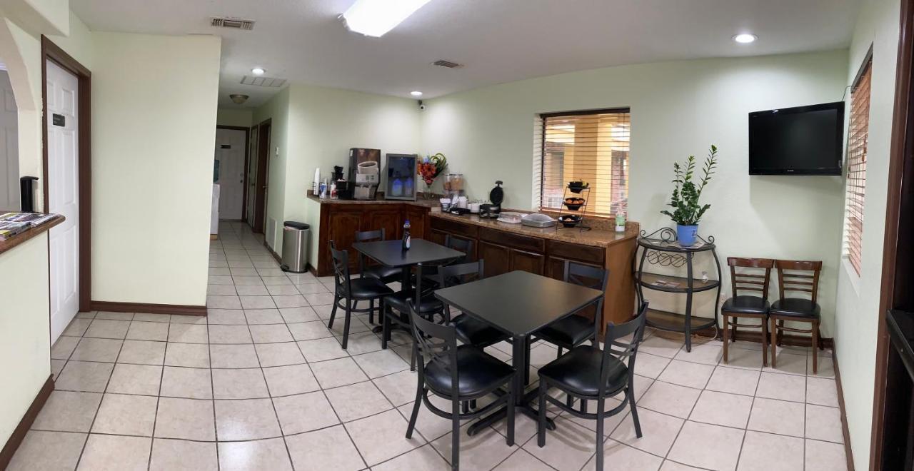 Country Hill Inn & Suite Eagle Pass Εξωτερικό φωτογραφία