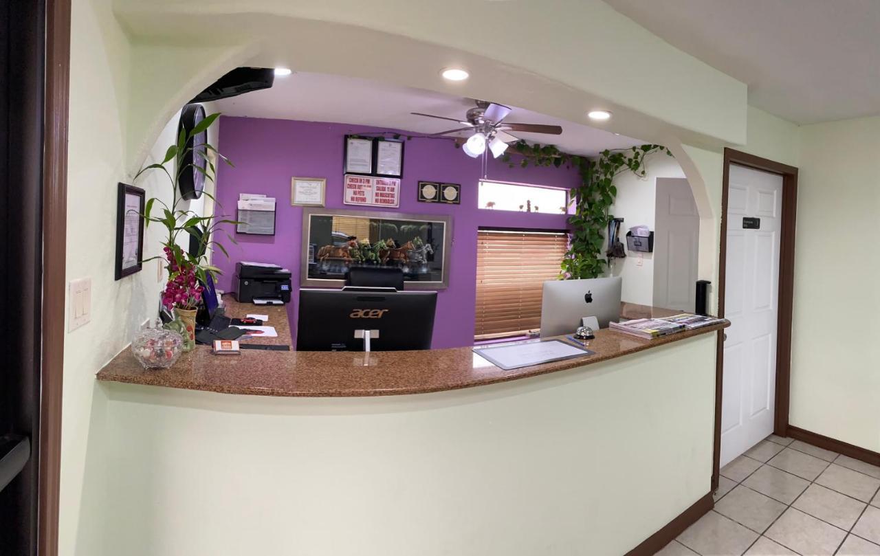 Country Hill Inn & Suite Eagle Pass Εξωτερικό φωτογραφία
